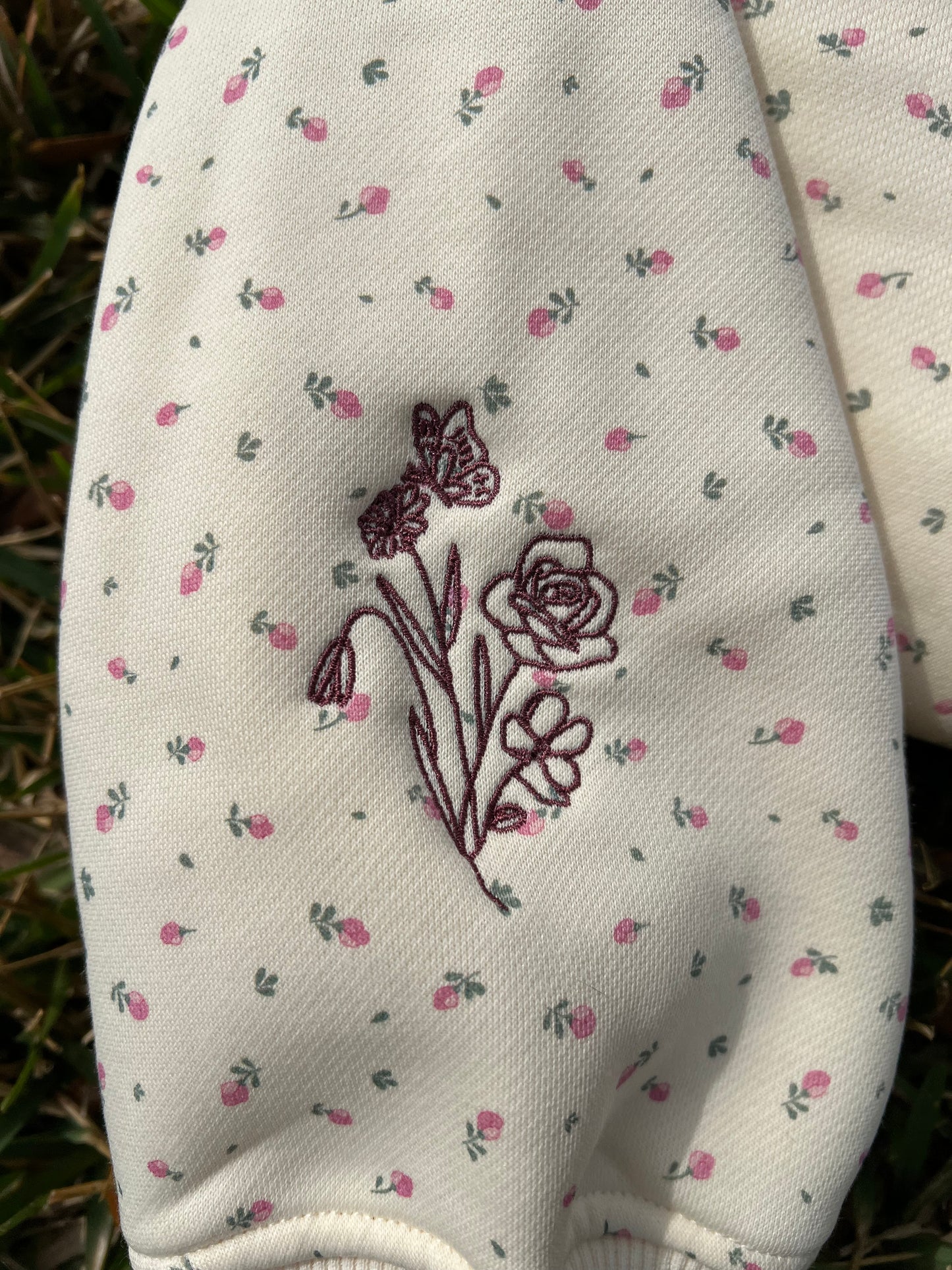 Sleeve embroidery floral detail 