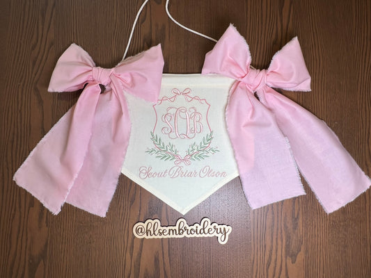 ⭐️ Heirloom Crest Banner with Bows