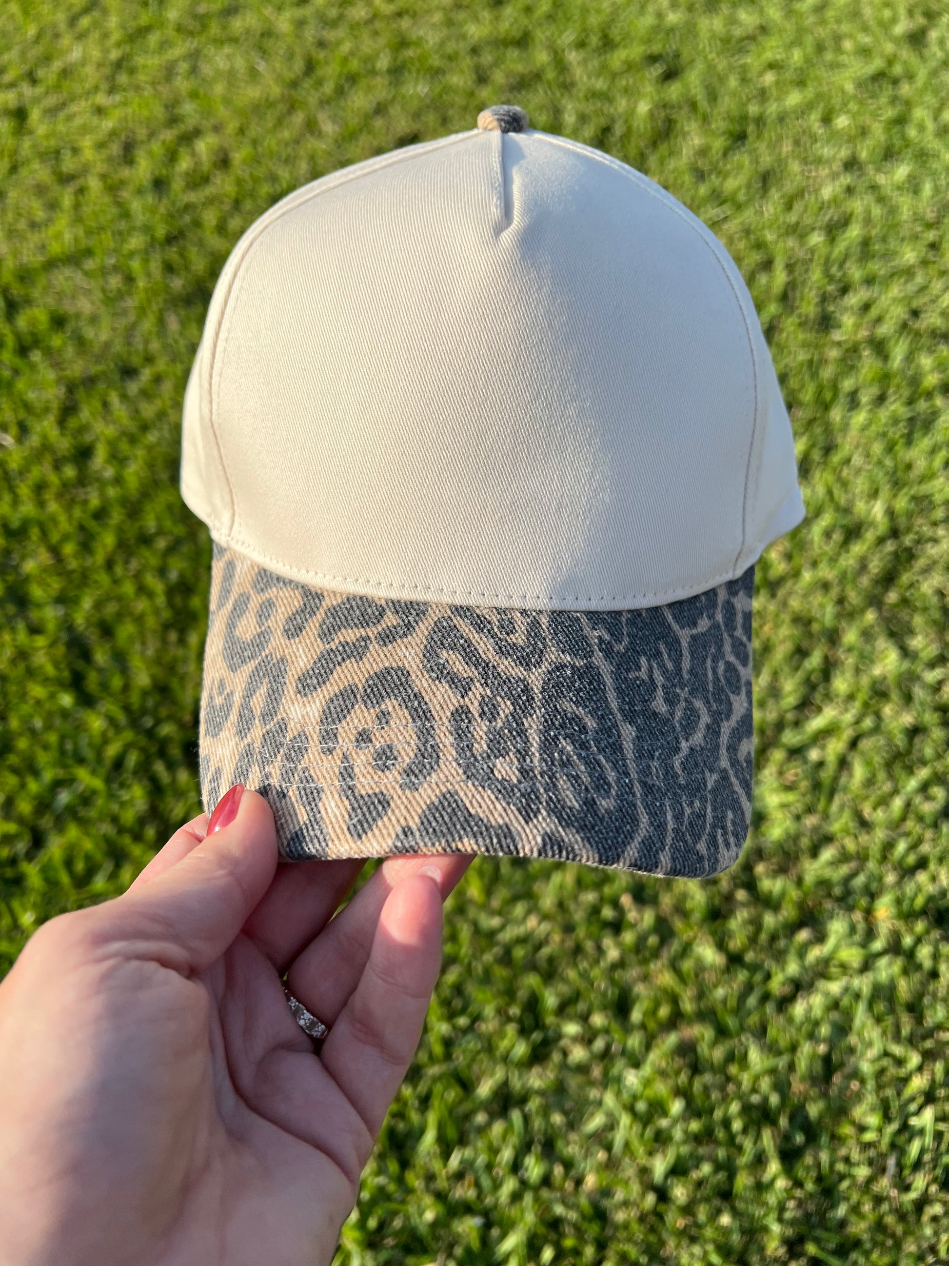 Beige and leopard cap 