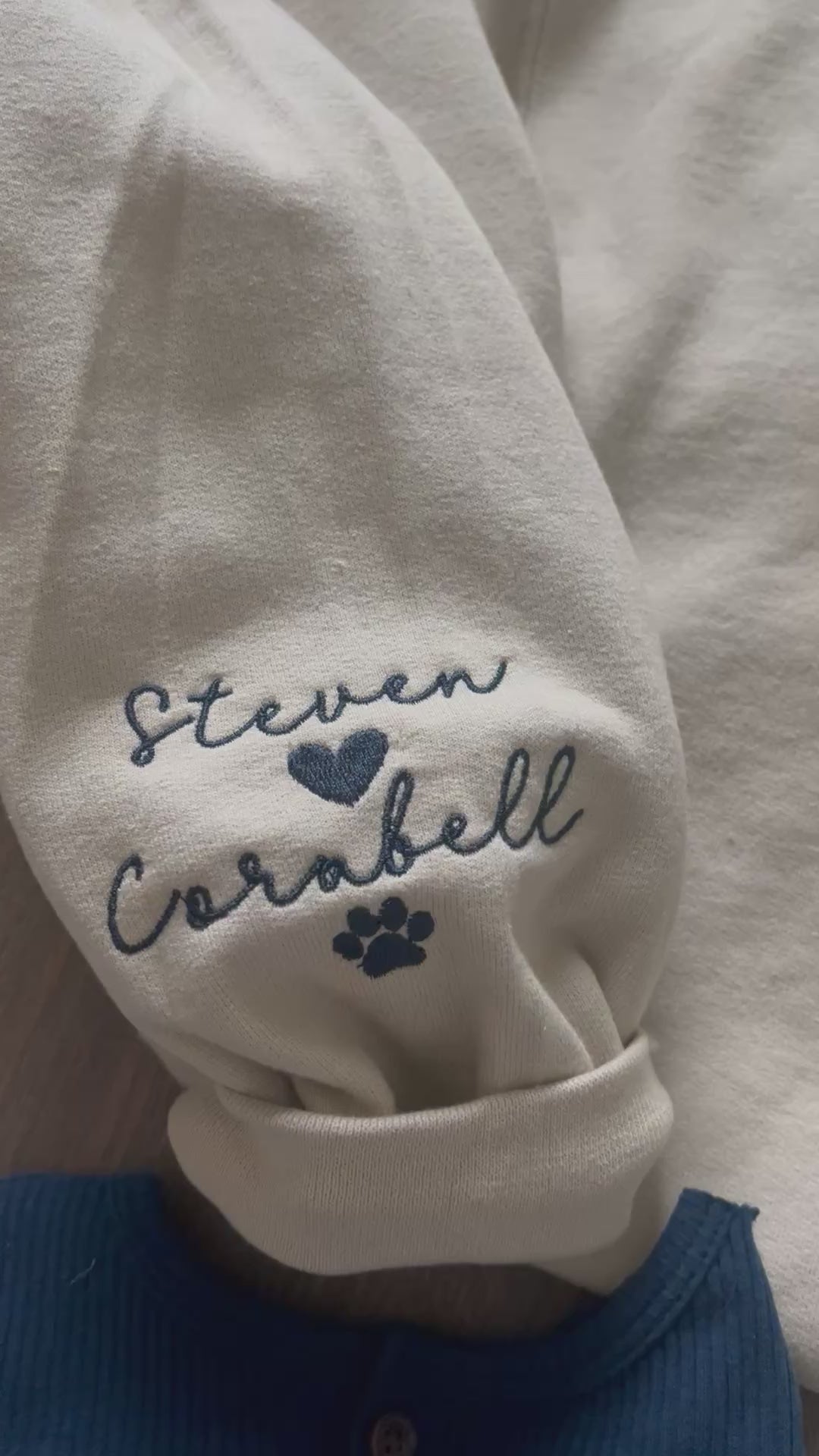 Sleeve embroidered detail